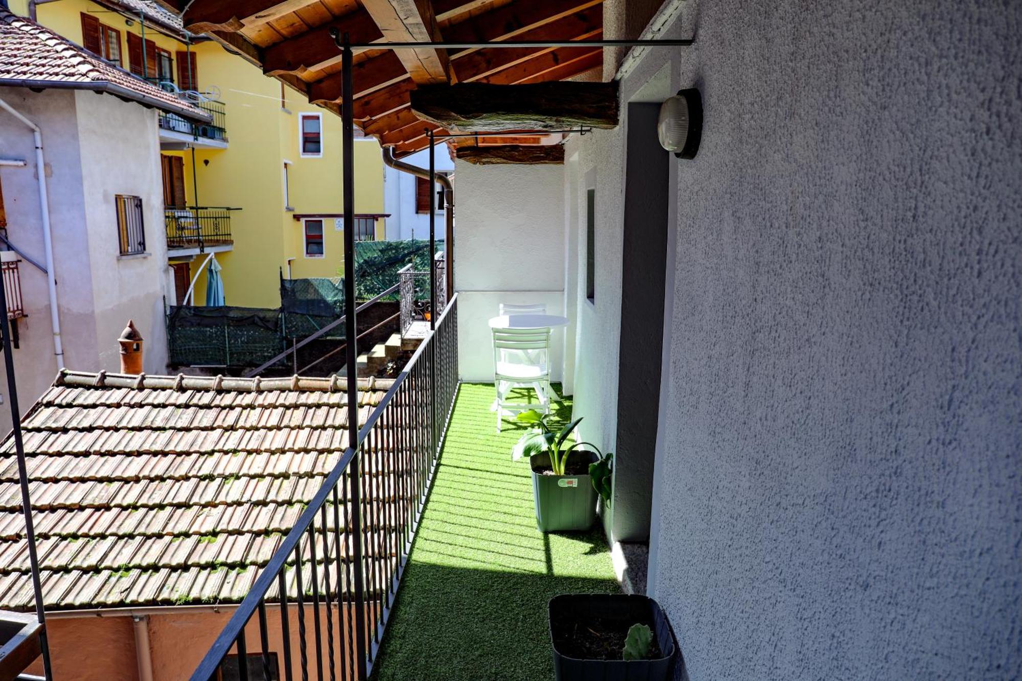 Vittoria Holiday House - Tulip Apartment And Tulip Room Stresa Exterior photo